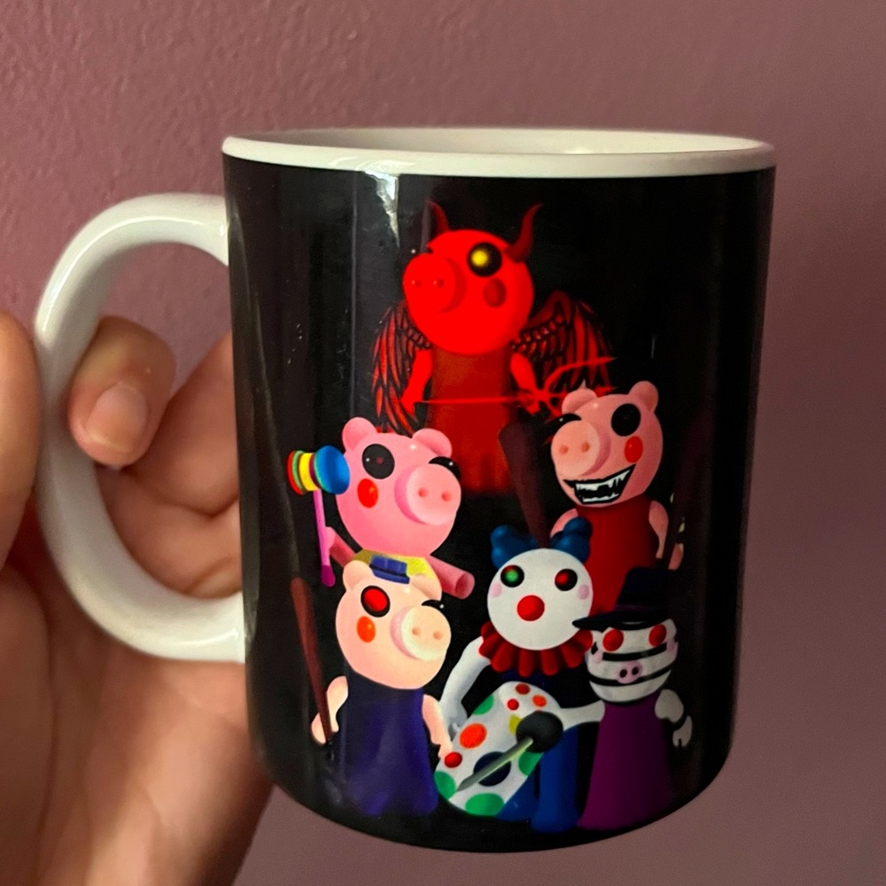 🆕Scary Cartoon Pigs ? Mug 🐷